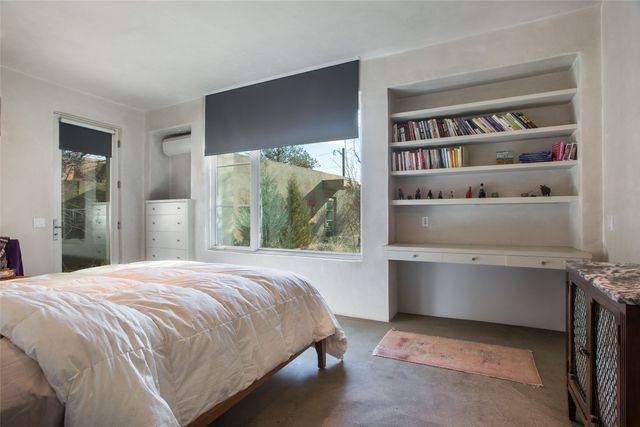 1291 Cerro Gordo Road, Santa Fe, NM 87501