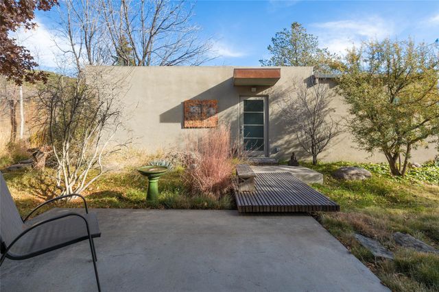 1291 Cerro Gordo Road, Santa Fe, NM 87501