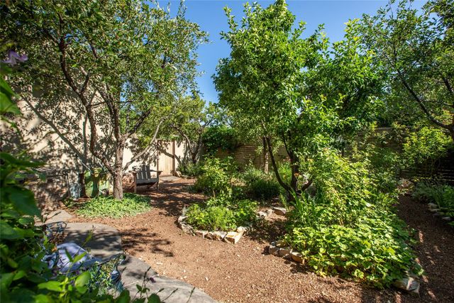 1291 Cerro Gordo Road, Santa Fe, NM 87501