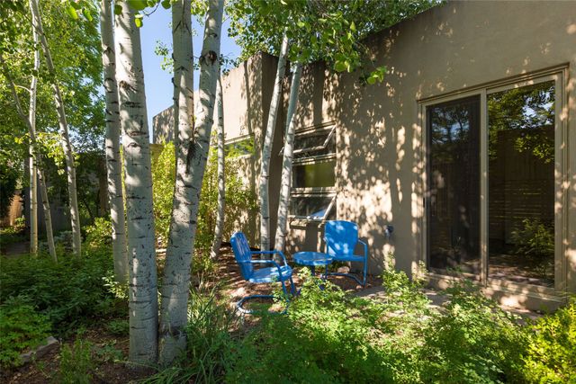 1291 Cerro Gordo Road, Santa Fe, NM 87501