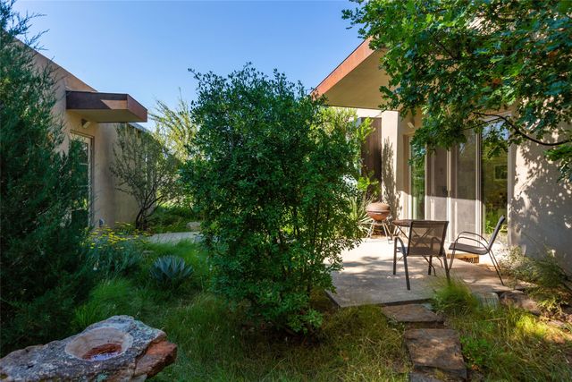 1291 Cerro Gordo Road, Santa Fe, NM 87501