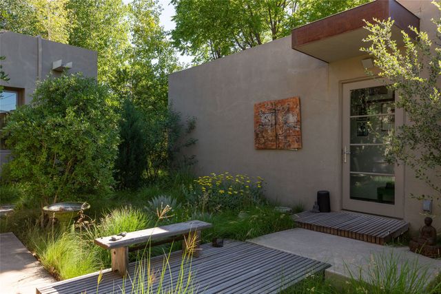 1291 Cerro Gordo Road, Santa Fe, NM 87501