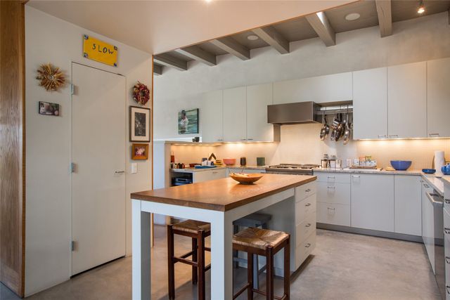 1291 Cerro Gordo Road, Santa Fe, NM 87501