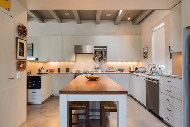 1291 Cerro Gordo Road, Santa Fe, NM 87501