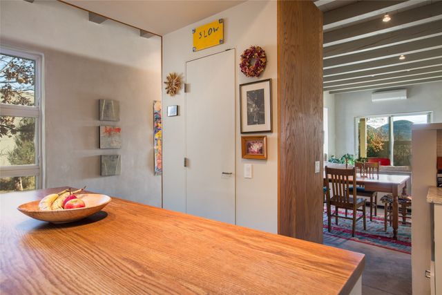 1291 Cerro Gordo Road, Santa Fe, NM 87501