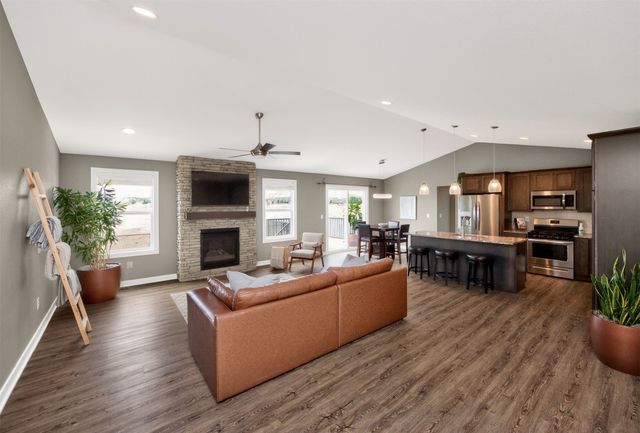 614 11th Avenue, Slater, IA 50244