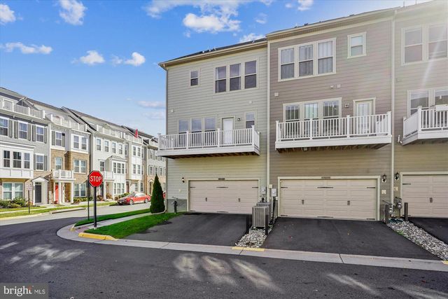 2073 ALDER LN, Dumfries, VA 22026