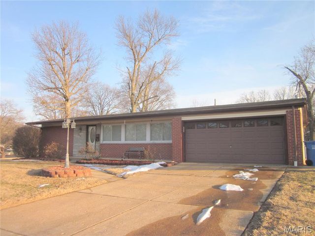 1540 Hialeah Place, Florissant, MO 63033