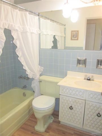 1540 Hialeah Place, Florissant, MO 63033