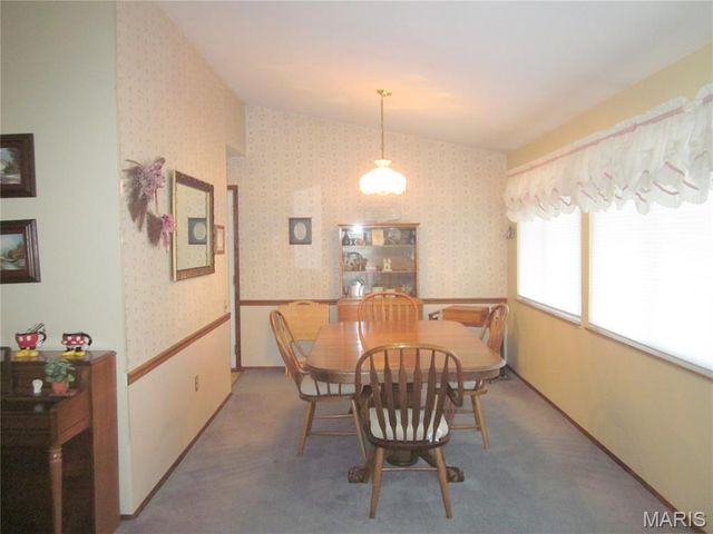 1540 Hialeah Place, Florissant, MO 63033