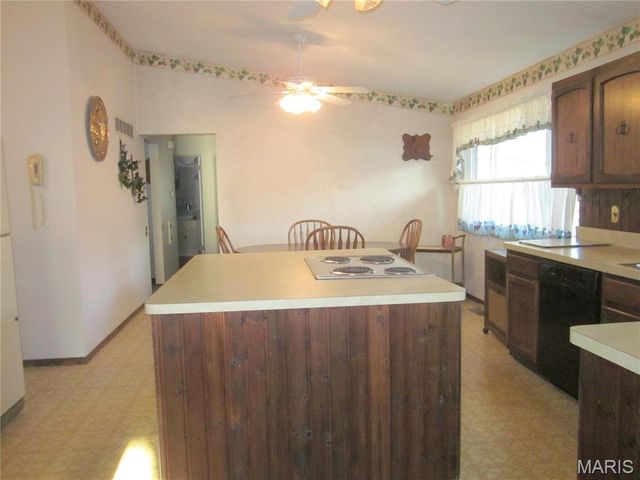 1540 Hialeah Place, Florissant, MO 63033