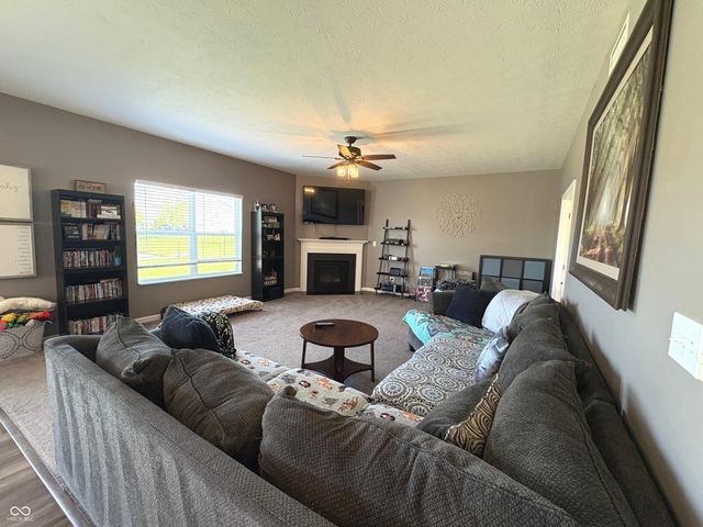 88 Vermilian Drive, Whiteland, IN 46184
