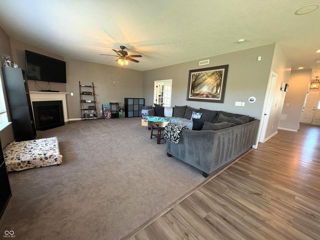 88 Vermilian Drive, Whiteland, IN 46184