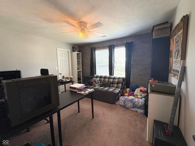 88 Vermilian Drive, Whiteland, IN 46184