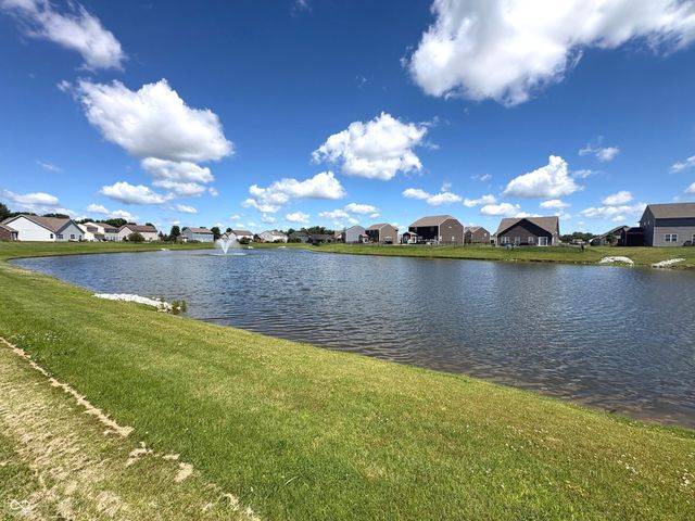 88 Vermilian Drive, Whiteland, IN 46184