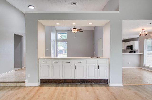 13215 Bunker Hill Drive, Willis, TX 77318