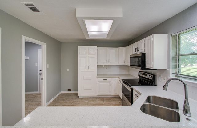 13215 Bunker Hill Drive, Willis, TX 77318