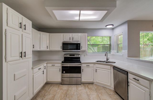 13215 Bunker Hill Drive, Willis, TX 77318
