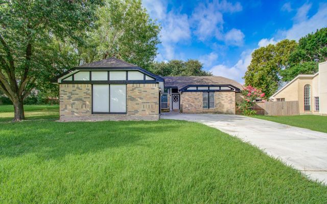 13215 Bunker Hill Drive, Willis, TX 77318