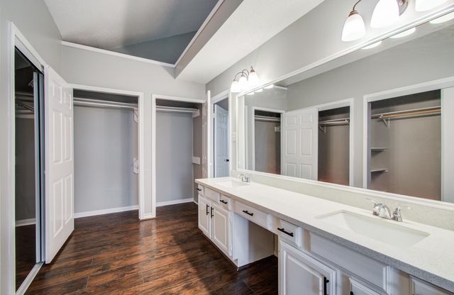 13215 Bunker Hill Drive, Willis, TX 77318