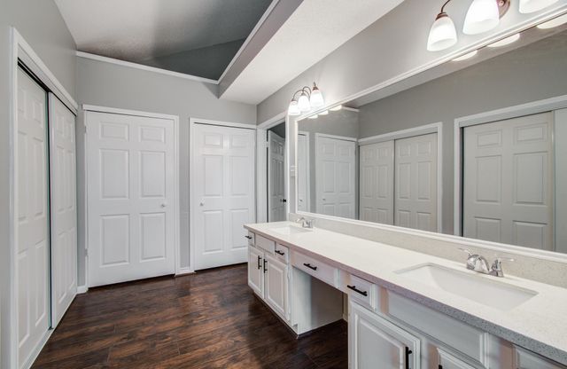13215 Bunker Hill Drive, Willis, TX 77318