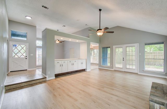 13215 Bunker Hill Drive, Willis, TX 77318