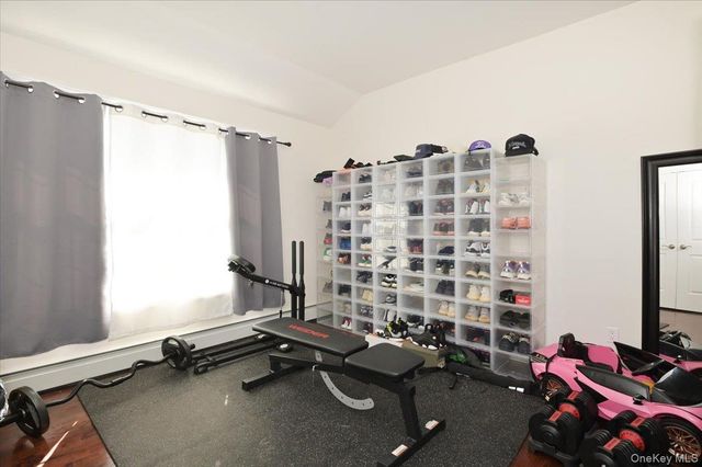 556 Park Avenue, West Hempstead, NY 11552