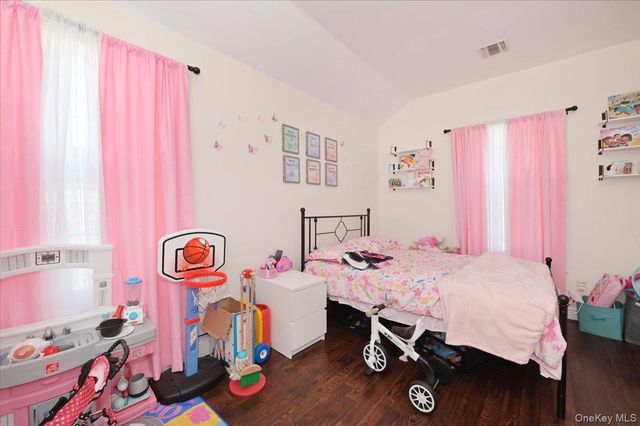 556 Park Avenue, West Hempstead, NY 11552