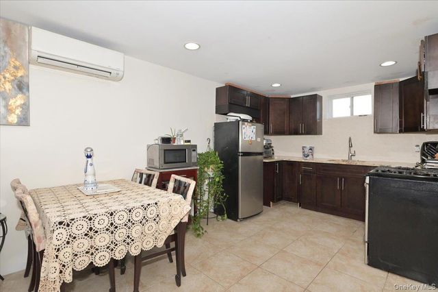 556 Park Avenue, West Hempstead, NY 11552