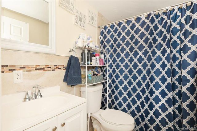 556 Park Avenue, West Hempstead, NY 11552