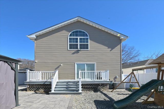 556 Park Avenue, West Hempstead, NY 11552