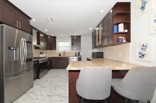 556 Park Avenue, West Hempstead, NY 11552