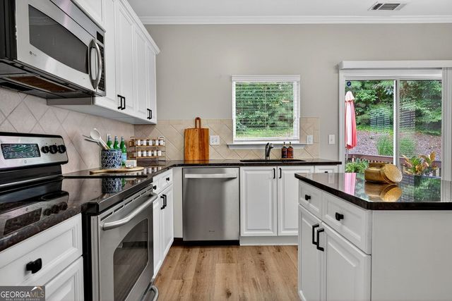 1384 Liberty Parkway NW, Atlanta, GA 30318
