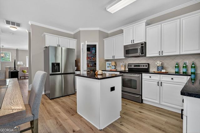 1384 Liberty Parkway NW, Atlanta, GA 30318