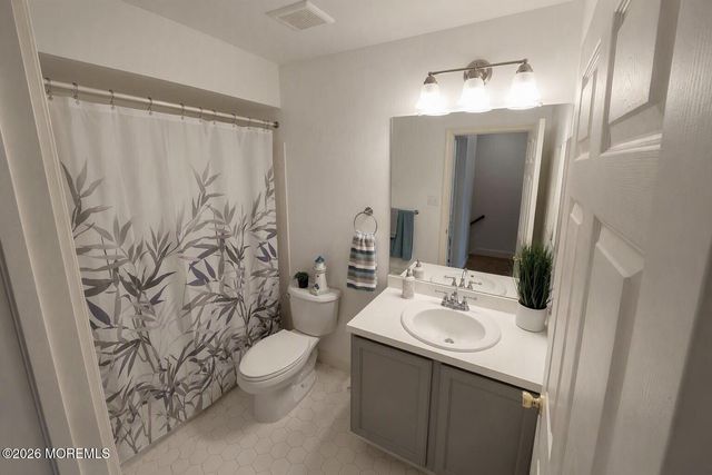 53 Grassmere Court 5, Freehold, NJ 07728