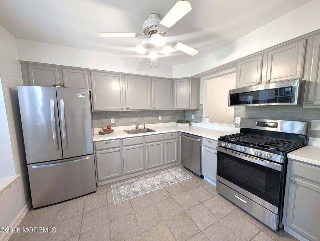 53 Grassmere Court 5, Freehold, NJ 07728