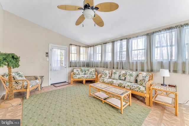 4 BARBARA PL, Somerdale, NJ 08083