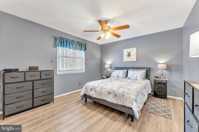 4 BARBARA PL, Somerdale, NJ 08083