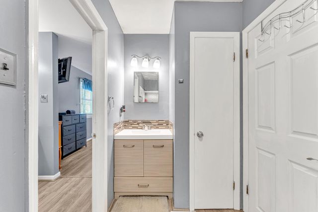 4 BARBARA PL, Somerdale, NJ 08083