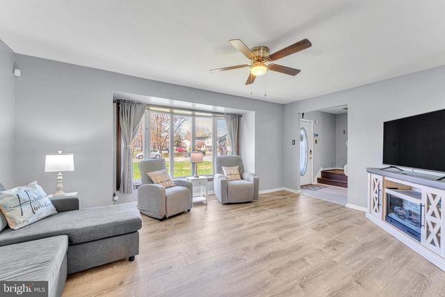 4 BARBARA PL, Somerdale, NJ 08083