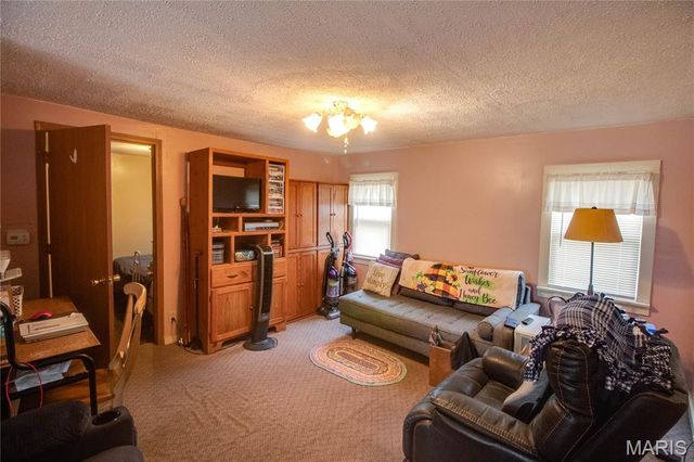 706 Harrison Street, Jerseyville, IL 62052