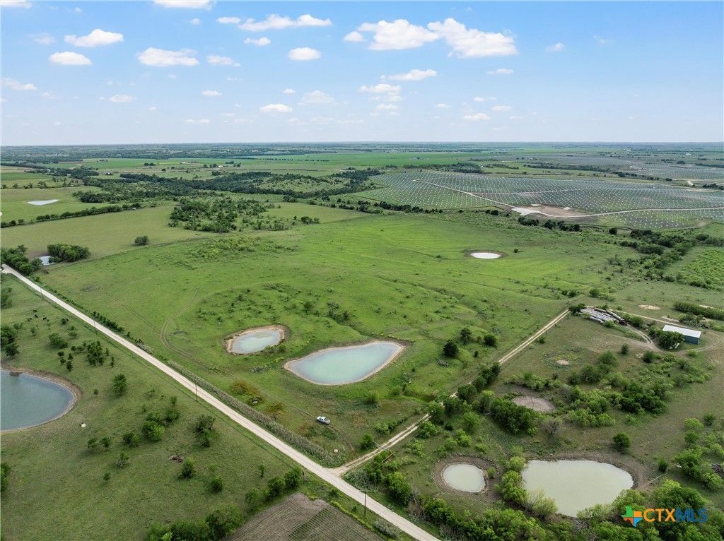 Image 1 of property listing at TBD Cr 462, Lott, TX 76656