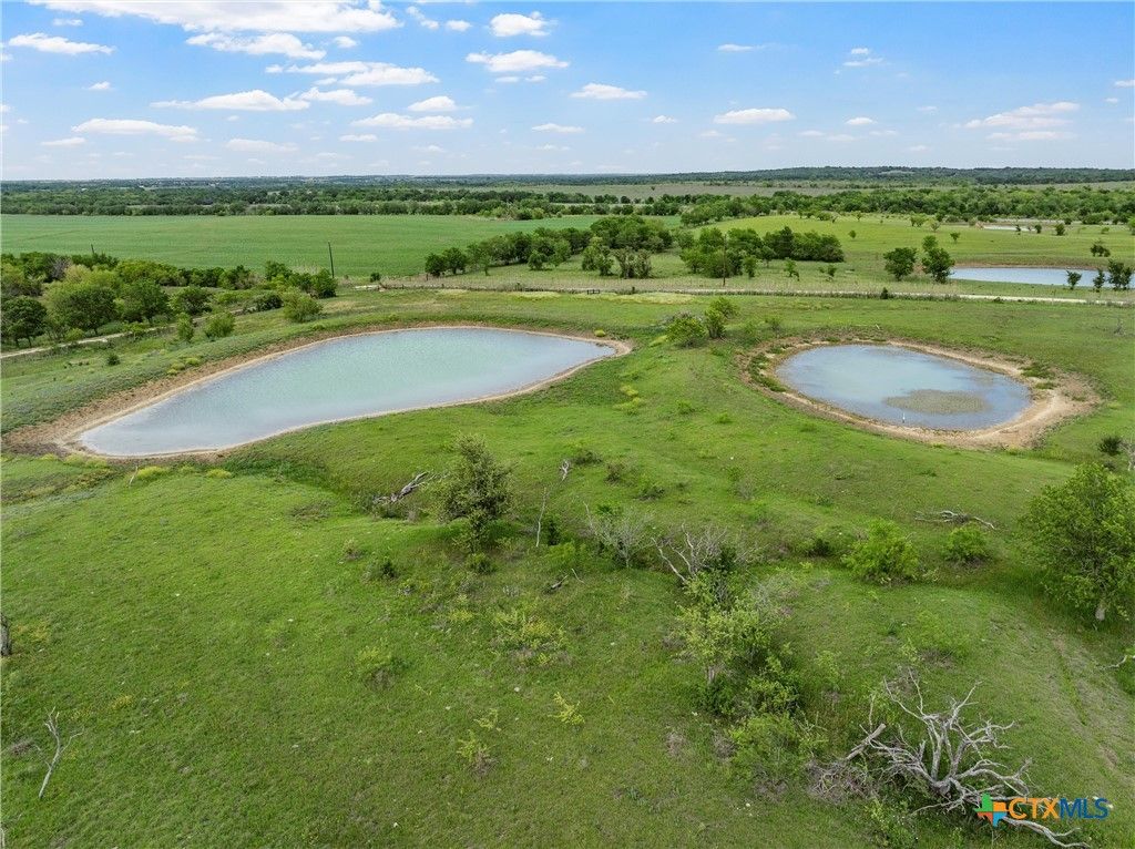 Image 11 of property listing at TBD Cr 462, Lott, TX 76656