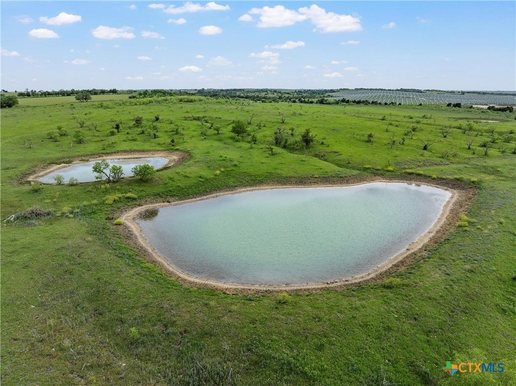 Image 12 of property listing at TBD Cr 462, Lott, TX 76656