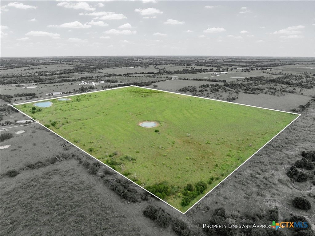 Image 2 of property listing at TBD Cr 462, Lott, TX 76656