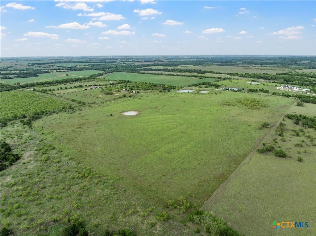 Image 6 of property listing at TBD Cr 462, Lott, TX 76656