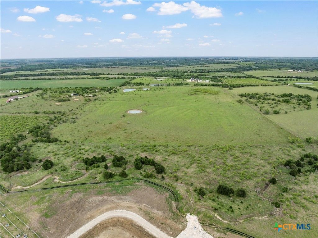 Image 7 of property listing at TBD Cr 462, Lott, TX 76656