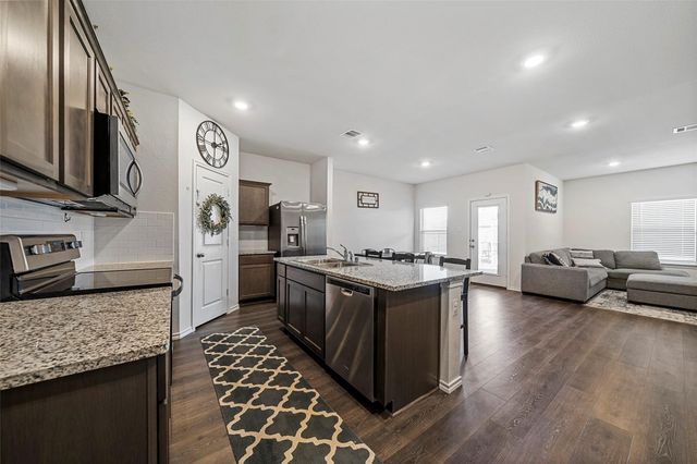 813 Cottonwood Way, Royse City, TX 75189