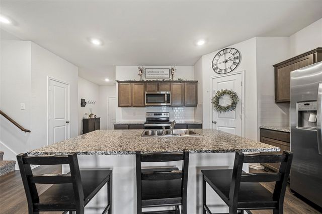 813 Cottonwood Way, Royse City, TX 75189