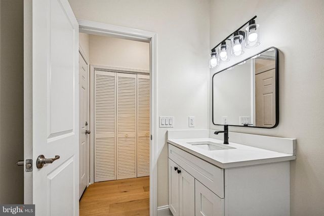 24 MONTANA AVE, Cherry Hill, NJ 08002